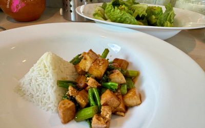 Pravé tofu s brokolicí a rýží